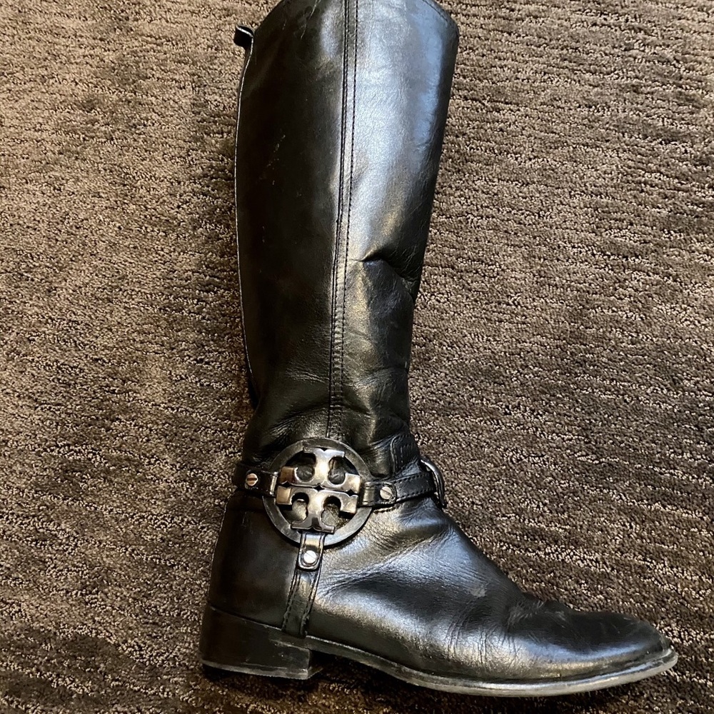 Riding boots